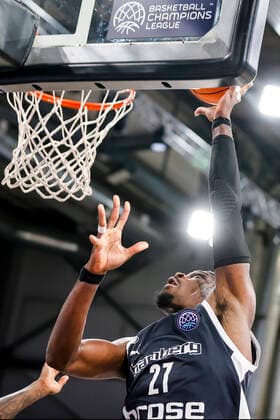 Shevon Thompson (Brose Bamberg, 27) Basketball Champions League 2020 21, Playoffs Spieltag 8, Brose Bamberg - Casademont Saragossa 23.03.2021, Bamberg, Brose Arena - Copyright: DanielxLöb