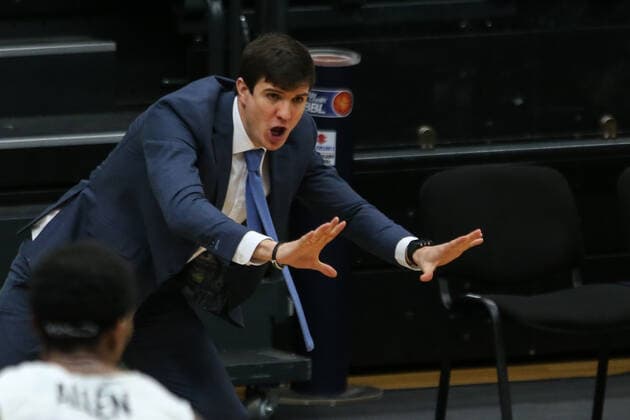 Basketball: Deutschland, 1. Bundesliga, Hamburg Towers - Alba Berlin, Hamburg, 23.03.2021 Trainer Pedro Calles (Towers)