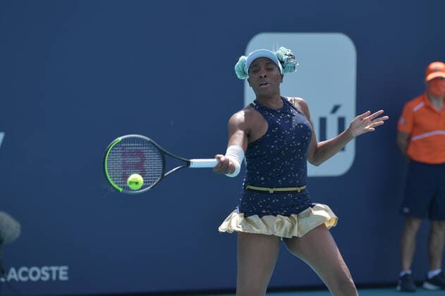 March 23, 2021, Miami Gardens, Florida, United States Of America: MIAMI GARDENS, FL - MARCH 23: Venus Williams seen playing on day 2 of the Miami Open on March 23, 2021 at Hard Rock Stadium in Miami Gardens, Florida. ...People: Venus Williams Miami Gardens United States Of America - ZUMAs214 20210323_zda_s214_034 Copyright: xSMGx
