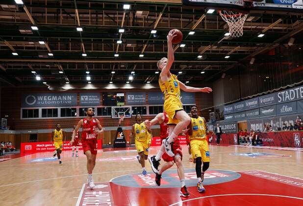 23.03.2021, Basketball, BBL 2020 2021, 19. Spieltag, s.Oliver Wuerzburg - MHP RIESEN Ludwigsburg, GER, Wuerzburg, s.Oliver Arena Bild: v. li. Jacob Patrick (MHP RIESEN) Copyright: HMBxMedia xHeikoxBecker