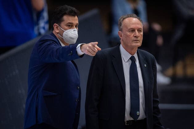 Basketball Hamburg 23.03.2021 Saison 2020 2021 1. Bundesliga BBL Hamburg Towers - Alba Berlin Aito Garcia Reneses (Alba Berlin, Trainer) re. Israel Gonzalez (Alba Berlin, Assistenztrainer)