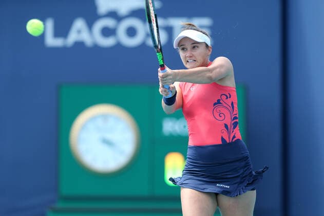 March 23, 2021, Miami Gardens, Florida, United States Of America: MIAMI GARDENS, FL - MARCH 23: Lauren Davis seen playing on day 2 of the Miami Open on March 23, 2021 at Hard Rock Stadium in Miami Gardens, Florida...People: Lauren Davis Miami Gardens United States Of America - ZUMAs214 20210323_zda_s214_096 Copyright: xSMGx