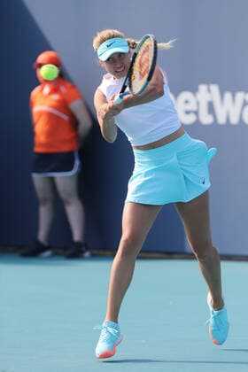 March 23, 2021, Miami Gardens, Florida, United States Of America: MIAMI GARDENS, FL - MARCH 23: Anastasia Potapova seen playing on day 2 of the Miami Open on March 23, 2021 at Hard Rock Stadium in Miami Gardens, Florida...People: Anastasia Potapova Miami Gardens United States Of America - ZUMAs214 20210323_zda_s214_114 Copyright: xSMGx