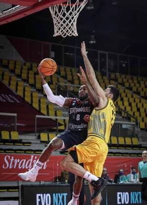 DeAndre Lansdowne 8 SIG Strasbourg vs AEK Basketball Champions League BASKET BALL : SIG Strasbourg vs AEK Athenes Basketball - Ligue des Champions - 23 03 2021 ElyxandroCEGARRA PANORAMIC 