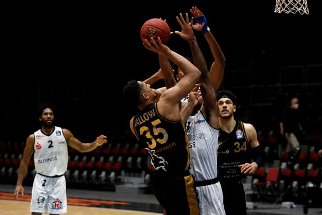 24.03.2021, easyCredit Basketball Bundesliga, BBL, Saison 2020 2021, Herren, Chemnitz Niners - Basketball Löwen Braunschweig Karim Jallow, Basketball Löwen Braunschweig Chemnitz Messe Chemnitz Sachsen Germany
