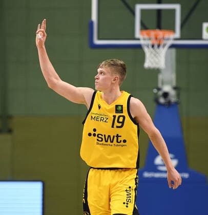 Basketball 2. Bundesliga 2020 2021 15. Spieltag in Rottenburg in der Volksbank Arena 24.03.2021 Tigers Tuebingen - Gladiators Trier JUBEL Elias Valtonen (Tigers)