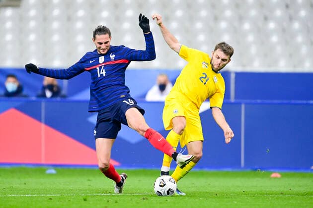 Adrien Rabiot (France) vs Oleksandr Karavayev (Ukraine) FOOTBALL : France vs Ukraine - Eliminatoires coupe du Monde 2022 - 24 03 2021 JBAutissier Panoramic 