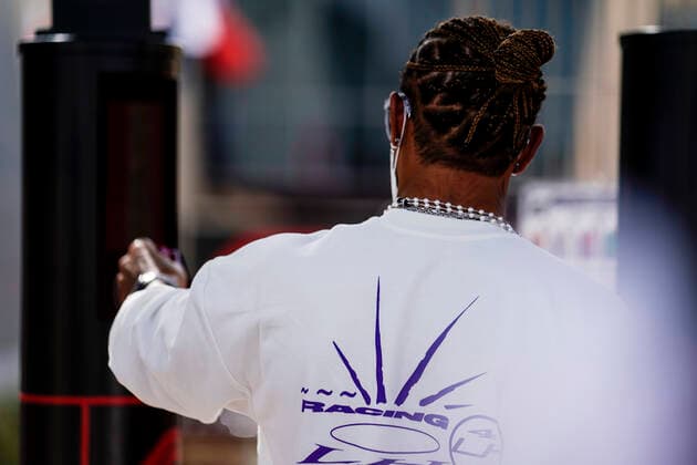 March 25, 2021, Sakhir, Bahrain: LEWIS HAMILTON of Great Britain and Mercedes-AMG F1 Team is seen arriving at the track during preparations of the 2021 FIA Formula 1 Bahrain Grand Prix at Bahrain International Circuit in Sakhir, Bahrain. Sakhir Bahrain - ZUMAg147 20210325_zap_g147_008 Copyright: xJamesxGasperottix