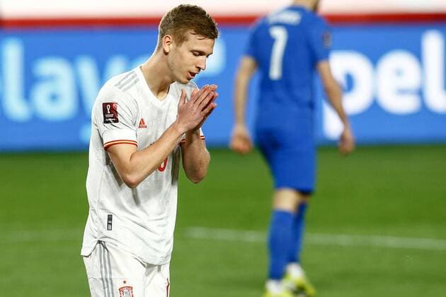 Mandatory Credit: Photo by Pressinphoto Shutterstock (11831769ay) Dani Olmo of Spain Spain vs Greece, Qatar 2022 World Cup, qualifiyng round, group B, date 1. Football, Nuevo Los Carmenes Stadium, Granada, Spain - 25 mar 2021 Editorial use only Spain vs Greece, Qatar 2022 World Cup, qualifiyng round, group B, date 1. Football, Nuevo Los Carmenes Stadium, Granada, Spain - 25 mar 2021 Editorial use only  Copyright: xPressinphoto Shutterstockx 11831769ay