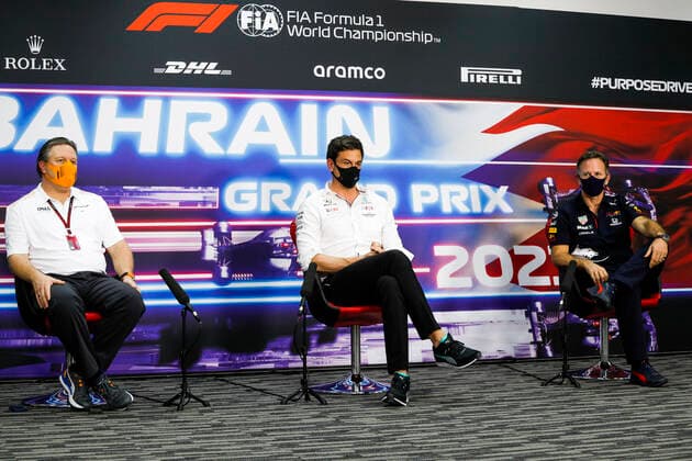 F1 Grand Prix of Bahrain Zak Brown (USA, McLaren F1 Team), Toto Wolff (AUT, Mercedes-AMG Petronas F1 Team), Christian Horner (GBR, Red Bull Racing), F1 Grand Prix of Bahrain at Bahrain International Circuit on March 26, 2021 in Sakhir, Bahrain. (Photo by Frederic Le Floc h DPPI FIA Pool via HOCH ZWEI) Sakhir Bahrain Poolfoto HOCH ZWEI Pool FrÃ dÃ ric Le Flo ,EDITORIAL USE ONLY