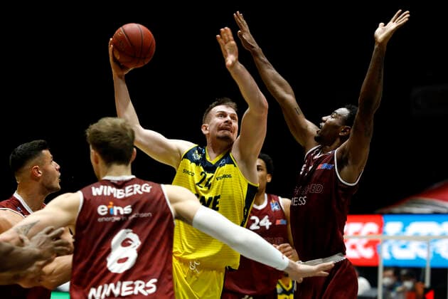 Sport Themen der Woche KW12 Sport Bilder des Tages 26.03.2021, easyCredit Basketball Bundesliga, BBL, Saison 2020 2021, Herren, Chemnitz Niners - EWE Basket Oldenburg Rasid Mahalbasic, EWE Baskets Oldenburg Chemnitz Messe Chemnitz Sachsen Germany