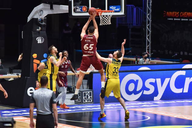 Chemnitz, Deutschland 26. Maerz 2021: BBL - 2020 2021 - Niners Chemnitz vs. EWE Baskets Oldenburg Korbwurf Filip Stanic (Chemnitz) Messe Chemnitz Sachsen Copyright: xFotostandx xDostmannx