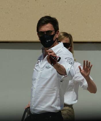 Formula 1 Gulf Air Bahrain Grand Prix 2021 27.03.2021, Bahrain International Circuit, Sakhir, Formula 1 Gulf Air Bahrain Grand Prix 2021 ,im Bild Teamchef und Geschäftsführer Toto Wolff (Mercedes-AMG Petronas F1 Team) mit seiner Frau Susie