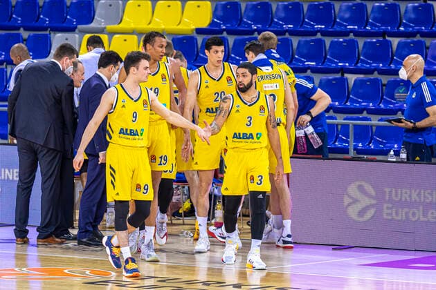 Euroliga F.C.Barcelona - Alba Berlin Temporada Regular 2020-21 Ronda 31 FC Barcelona, Barca Equipo: Alba Berlin ALBA BERLÍN 26 DE MARZO DE 2021, HORA LOCAL: 21:00 PALAU BLAUGRANA Árbitros: LATISEVS, OLEGS; BISSANG, JOSÉ; KARDUM, LUKA Copyright: xBEAUTIFULxSPORTS Cuadradox