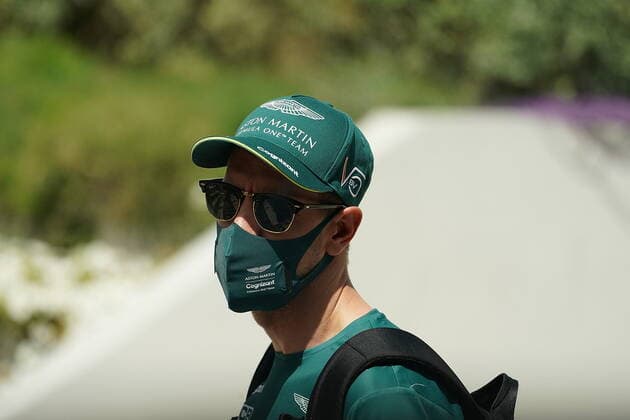 Formula 1 Gulf Air Bahrain Grand Prix 2021 27.03.2021, Bahrain International Circuit, Sakhir, Formula 1 Gulf Air Bahrain Grand Prix 2021 ,im Bild Sebastian Vettel (DEU 5), Aston Martin Cognizant Formula One Team