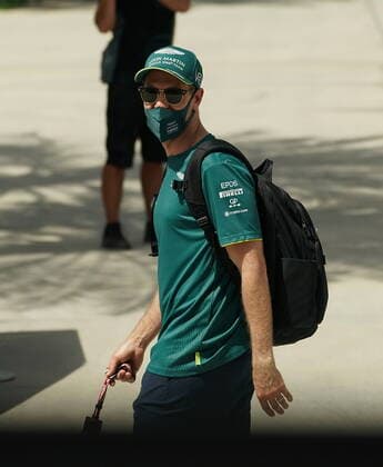 Formula 1 Gulf Air Bahrain Grand Prix 2021 27.03.2021, Bahrain International Circuit, Sakhir, Formula 1 Gulf Air Bahrain Grand Prix 2021 ,im Bild Sebastian Vettel (DEU 5), Aston Martin Cognizant Formula One Team