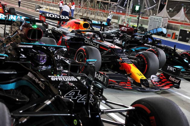F1 Grand Prix of Bahrain 44 Lewis Hamilton (GBR, Mercedes-AMG Petronas F1 Team), 33 Max Verstappen (NED, Red Bull Racing), 77 Valtteri Bottas (FIN, Mercedes-AMG Petronas F1 Team), F1 Grand Prix of Bahrain at Bahrain International Circuit on March 27, 2021 in Sakhir, Bahrain. (Photo by xpbimages.com XPB Images FIA Pool via HOCH ZWEI) Sakhir Bahrain Poolfoto HOCH ZWEI Pool XPB Images ,EDITORIAL USE ONLY