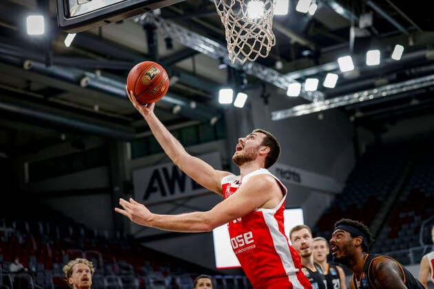 links Chase Fieler (Brose Bamberg, 20) rechts 03 Cameron Clark (ratiopharm Ulm) Brose Bamberg - ratiopharm Ulm - easyCredit-BBL - Basketball Bundesliga - Basketball Saison 2020 21 - 25. Spieltag, 27.03.2021 Bamberg, Brose Arena Copyright: DanielxLöb