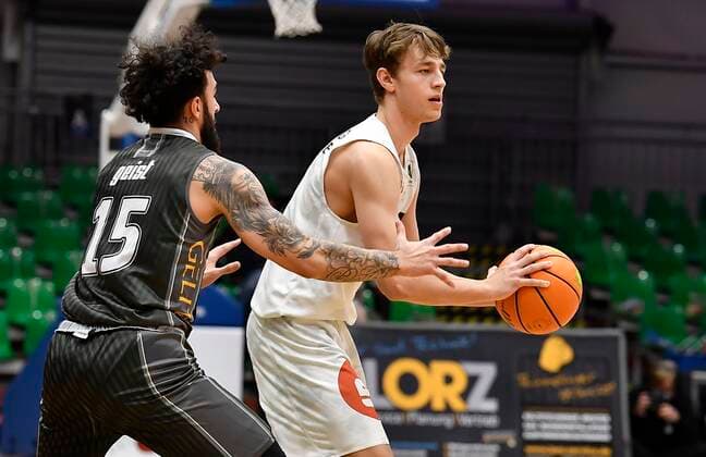 27.03.2021 - Basketball - Saison 2020 2021 - 2. Bundesliga Pro-A - 28. Spieltag: Nürnberg Falcons Basketball Club NBC - MLP Academics Heidelberg - - Jordan Geist (15, MLP Academics Heidelberg ) Christian Feneberg (7, Nürnberg Falcons BC NBC )