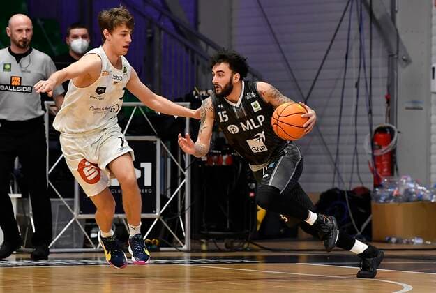 27.03.2021 - Basketball - Saison 2020 2021 - 2. Bundesliga Pro-A - 28. Spieltag: Nürnberg Falcons Basketball Club NBC - MLP Academics Heidelberg - - Christian Feneberg (7, Nürnberg Falcons BC NBC ) Jordan Geist (15, MLP Academics Heidelberg )
