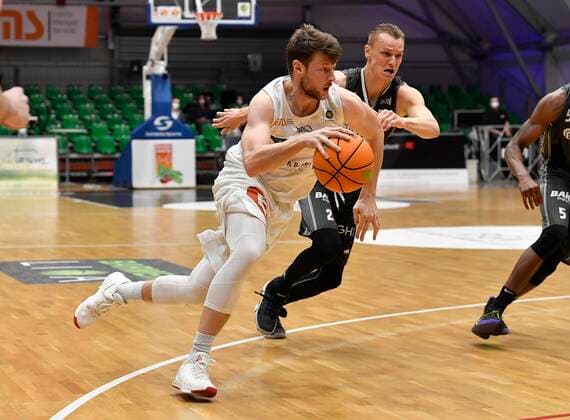 27.03.2021 - Basketball - Saison 2020 2021 - 2. Bundesliga Pro-A - 28. Spieltag: Nürnberg Falcons Basketball Club NBC - MLP Academics Heidelberg - - Sebastian Schröder Schroeder (14, Nürnberg Falcons BC NBC ) Niklas Würzner Wuerzner (2, MLP Academics Heidelberg )