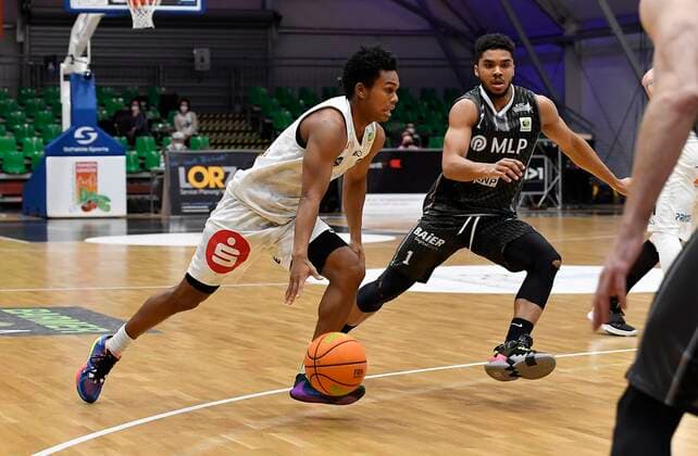 27.03.2021 - Basketball - Saison 2020 2021 - 2. Bundesliga Pro-A - 28. Spieltag: Nürnberg Falcons Basketball Club NBC - MLP Academics Heidelberg - - Tra Holder (0, Nürnberg Falcons BC NBC ) Saeed Sa eed Nelson (1, MLP Academics Heidelberg )