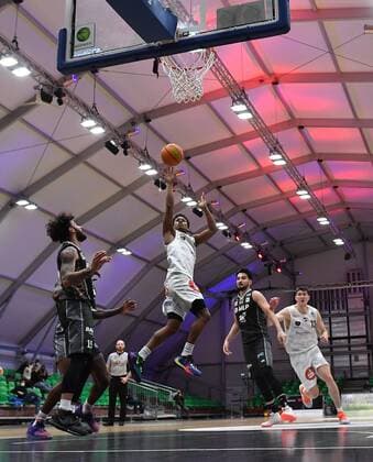 27.03.2021 - Basketball - Saison 2020 2021 - 2. Bundesliga Pro-A - 28. Spieltag: Nürnberg Falcons Basketball Club NBC - MLP Academics Heidelberg - - Tra Holder (0, Nürnberg Falcons BC NBC )