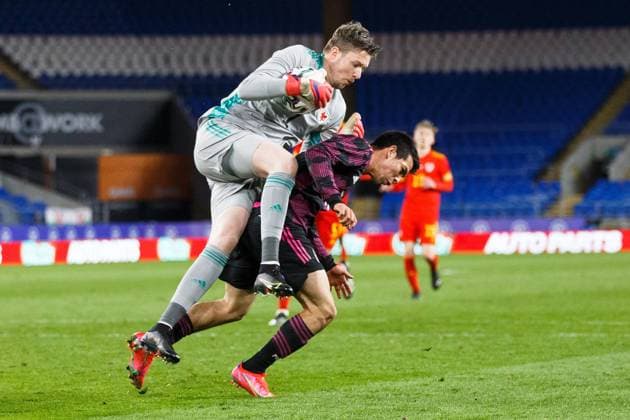 Wales v Mexico Friendly 27 03 2021. International Wales goalkeeper Wayne Hennessey (1) makes a save during the International Friendly, Länderspiel, Nationalmannschaft match between Wales and Mexico at the Cardiff City Stadium, Cardiff, Wales on 27 March 2021. Cardiff Cardiff City Stadium South Glamorgan Wales Editorial use only , Copyright: xGruffyddxThomasx PSI-12244-0012