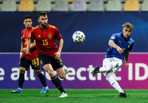 MARIBOR, SLOVENIA - MARCH 27: Jon Moncayola of Spain vs Nicolo Rovella of Italy during the 2021 UEFA European Under-21 Championship Group B match between Spain and Italy at Stadion Ljudski vrt on March 27, 2021 in Maribor, Slovenia. (Photo by Vid Ponikvar Sportida) SPO, SOC, FOI  Copyright: xSportida