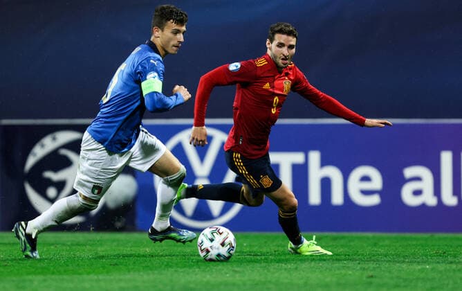 MARIBOR, SLOVENIA - MARCH 27: Enrico Del Prato of Italy vs Abel Ruiz of Spain during the 2021 UEFA European Under-21 Championship Group B match between Spain and Italy at Stadion Ljudski vrt on March 27, 2021 in Maribor, Slovenia. (Photo by Vid Ponikvar Sportida) SPO, SOC, FOI  Copyright: xSportida