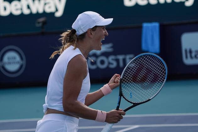 MIAMI GARDENS, FL - MARCH 27: Victoria Azarenka (BLR) wins her match during the third round match of the Miami Open on March 27, 2021, at Hard Rock Stadium in Miami Gardens, Florida. (Photo by Michele Eve Sandberg Icon Sportswire) TENNIS: MAR 27 Miami Open Icon2103270539