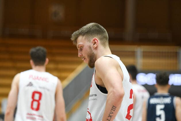 Ferdinand Zylka (Gießen 46ers) ist enttaeuscht ueber die Niederlage, GER, HAKRO Merlins Crailsheim vs. JobStairs Gießen 46ers, 27.03.2021, 25. Spieltag easycredit Basketball Bundesliga, Spielzeit 2020 2021. GER, HAKRO Merlins Crailsheim vs. JobStairs Gießen 46ers, 27.03.2021, 25. Spieltag easycredit Basketball Bundesliga, Spielzeit 2020 2021 Crailsheim Copyright: xEibnerxPressefoto MichaelxMemmlerx EP_MMR
