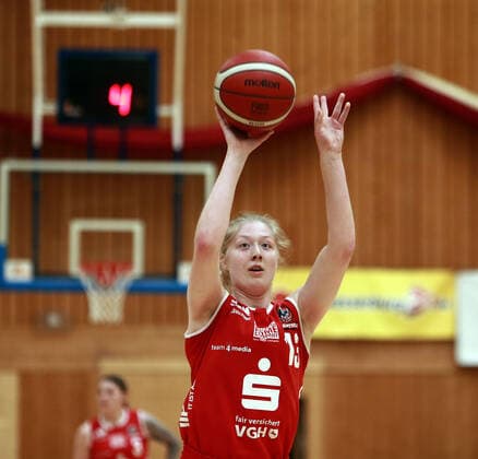 Wasserburg, Badria Halle,28.03.21, playoff Viertelfinale, 1. Spiel, Basketball, 1. Bundesliga Damen, TSV 1880 Wasserburg vs Giro Live Panthers Osnabrueck im Bild von lFRIEDA BUEHNER (Osnabrueck), Copyright: HMBxMediax xHeikoxBecker