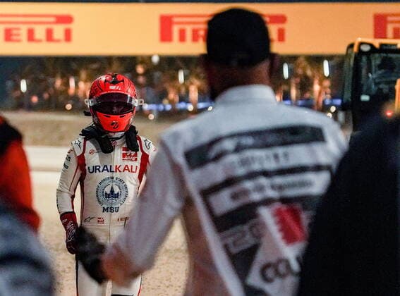 Formula 1 Gulf Air Bahrain Grand Prix 2021 28.03.2021, Bahrain International Circuit, Sakhir, Formula 1 Gulf Air Bahrain Grand Prix 2021 ,im Bild Nikita Mazepin (RUS 9), Haas F1 Team ausgeschieden