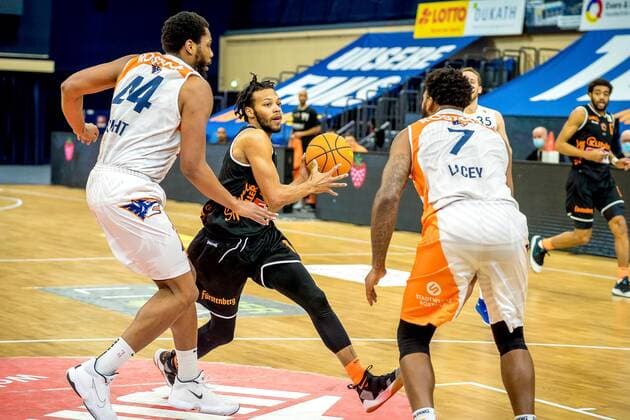 Keith Writh, Trevor Lacey, Rostock Seawolves vs. Panthers Schwenningen, Basketball, PRO-A, 28.03.2021 Rostock Seawolves vs. Panthers Schwenningen, Basketball, PRO-A, 28.03.2021 Rostock Copyright: xEibner-Pressefotox EP_GRW