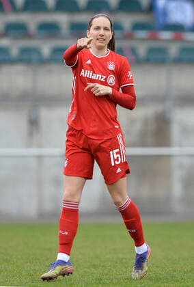 Fußball Frauen Saison 2020 2021 FLYERALARM-Bundesliga 16. Spieltag: MSV Duisburg - FC Bayern München am 28.03.2021 im PCC-Stadion in Duisburg Ivana Rudelic ( FC Bayern München ) DFB regulations prohibit any use of photographs as image sequences and or quasi-video. Nordrhein-Westfalen Deutschland