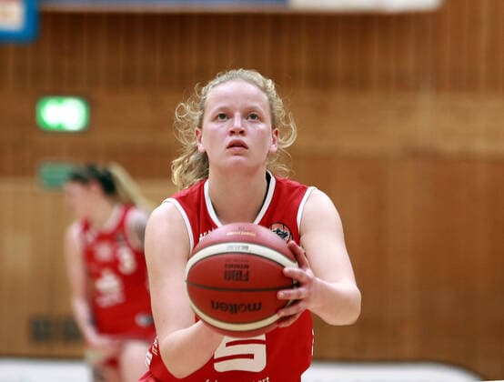 Wasserburg, Badria Halle,28.03.21, playoff Viertelfinale, 1. Spiel, Basketball, 1. Bundesliga Damen, TSV 1880 Wasserburg vs Giro Live Panthers Osnabrueck im Bild Emma EICHMEYER (Osnabrueck), Copyright: HMBxMediax xHeikoxBecker