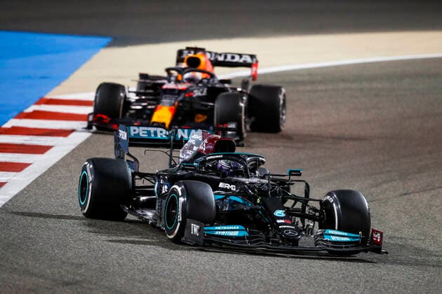 44 Lewis Hamilton (GBR, Mercedes-AMG Petronas F1 Team), 33 Max Verstappen (NED, Red Bull Racing), F1 Grand Prix of Bahrain at Bahrain International Circuit on March 28, 2021 in Sakhir, Bahrain. (Photo by HOCH ZWEI) Sakhir Bahrain