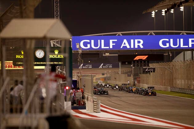 Start, 44 Lewis Hamilton (GBR, Mercedes-AMG Petronas F1 Team), 33 Max Verstappen (NED, Red Bull Racing), F1 Grand Prix of Bahrain at Bahrain International Circuit on March 28, 2021 in Sakhir, Bahrain. (Photo by HOCH ZWEI) Sakhir Bahrain