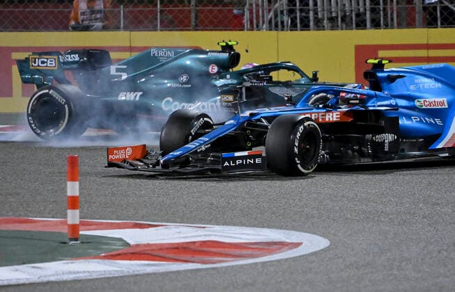 31 Esteban Ocon (FRA, Alpine F1 Team), 5 Sebastian Vettel (GER, Aston Martin Cognizant F1 Team), F1 Grand Prix of Bahrain at Bahrain International Circuit on March 28, 2021 in Sakhir, Bahrain. (Photo by HOCH ZWEI) Sakhir Bahrain