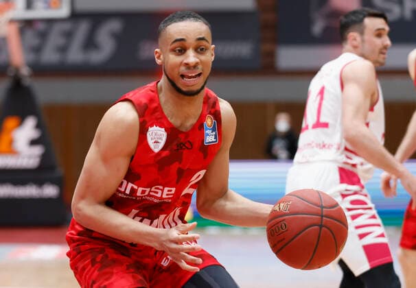 28.03.2021, Basketball, BBL 2020 2021, 25. Spieltag, s.Oliver Wuerzburg - Telekom Baskets Bonn, GER, Wuerzburg, s.Oliver Arena, Bild: v. li. Cameron Hunt (s.Oliver Wuerzburg) Copyright: HMBxMedia xHeikoxBecker