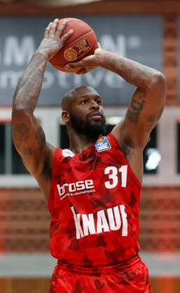 28.03.2021, Basketball, BBL 2020 2021, 25. Spieltag, s.Oliver Wuerzburg - Telekom Baskets Bonn, GER, Wuerzburg, s.Oliver Arena, Bild: v. li. Murphy Holloway (s.Oliver Wuerzburg) Copyright: HMBxMedia xHeikoxBecker