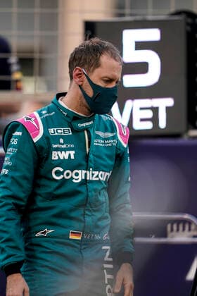 Sport Bilder des Tages March 28, 2021, Sakhir, Bahrain: SEBASTIAN VETTEL of Germany and Aston Martin F1 Team on the starting grid before the 2021 FIA Formula 1 Bahrain Grand Prix at Bahrain International Circuit in Sakhir, Bahrain. Sakhir Bahrain - ZUMAg147 20210328_zap_g147_089 Copyright: xJamesxGasperottix