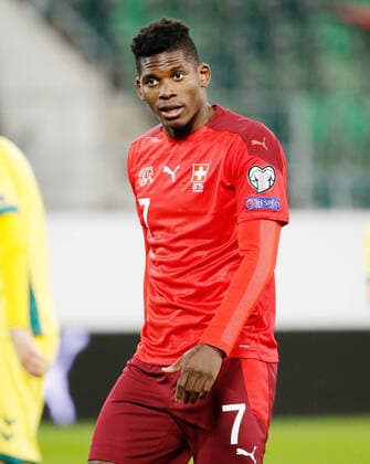Foto Manuel Geisser 28.03.2021 Sankt Gallen : Kybunpark St.Gallen , Saison 2020 2021 Herren Fussball WM Qualifikation Schweiz - Litauen Breel Embolo (Schweiz) *** Photo Manuel Geisser 28 03 2021 Sankt Gallen Kybunpark St Gallen , Season 2020 2021 Men Football World Cup Qualification Switzerland Lithuania Breel Embolo Switzerland 