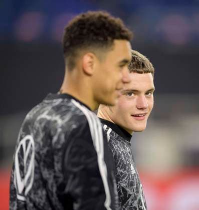Florian WIRTZ (GER), vorne Jamal MUSIALA (GER) Fussball Laenderspiel, WM Qualifikation Gruppe J Spieltag 1, Deutschland (GER) - Island (ISL) 3:0, am 25.03.2021 in Duisburg Deutschland. Â