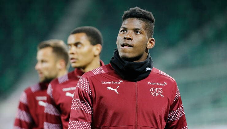 Foto Manuel Geisser 28.03.2021 Sankt Gallen : Kybunpark St.Gallen , Saison 2020 2021 Herren Fussball WM Qualifikation Schweiz - Litauen Breel Embolo (Schweiz) , hinten Manuel Akanji *** Photo Manuel Geisser 28 03 2021 Sankt Gallen Kybunpark St Gallen , season 2020 2021 mens football World Cup qualifier Switzerland Lithuania Breel Embolo Switzerland , back Manuel Akanji 