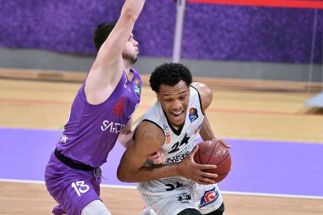 George King (Niners Chemnitz) (am Ball), Rihards Lomazs (BG Goettingen) (L) , Basketball, Bundesliga, BBL, BG Goettingen - Niners Chemnitz, 30.03.2021, BG Goettingen - Niners Chemnitz, Basketball, Bundesliga, GER, BBL, 30.03.2021 Goettingen Copyright: xEibner-Pressefotox-xRolandxSippelx