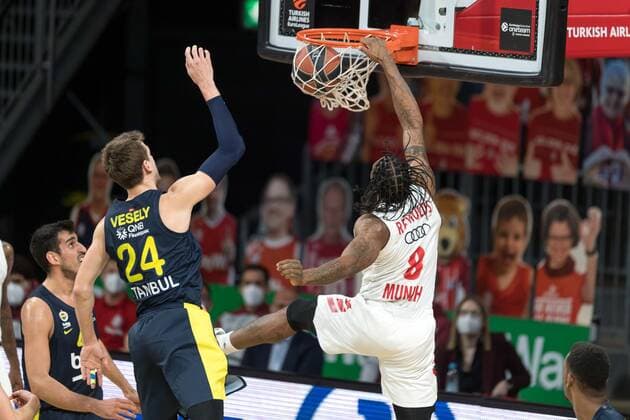 Basketball, Euroleague, day0}.03.2021, FC Bayern München - Fenerbahce Istanbul. Im Bild Jalen REYNOLDS (FC Bayern München, 8) Dunking. München Audi Dome Bayern Deutschland Copyright: Passion2Press.dex xMarkusxFischerx