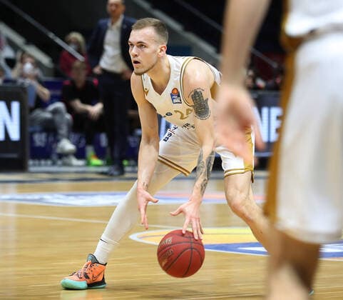 Löwen Braunschweig vs. Bonn, BBL Braunschweig, 31.03.2021, BASKETBALL - easyCredit BBL Basketball Bundesliga, Löwen Braunschweig vs. Telekom Baskets Bonn, Saison 2020 21. Amas Velicka (Löwen Braunschweig) Braunschweig