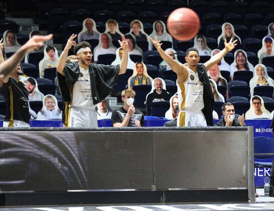 Löwen Braunschweig vs. Bonn, BBL Braunschweig, 31.03.2021, BASKETBALL - easyCredit BBL Basketball Bundesliga, Löwen Braunschweig vs. Telekom Baskets Bonn, Saison 2020 21.Jubel Braunschweig